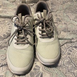 Vionic 10 Wide tennis shoes